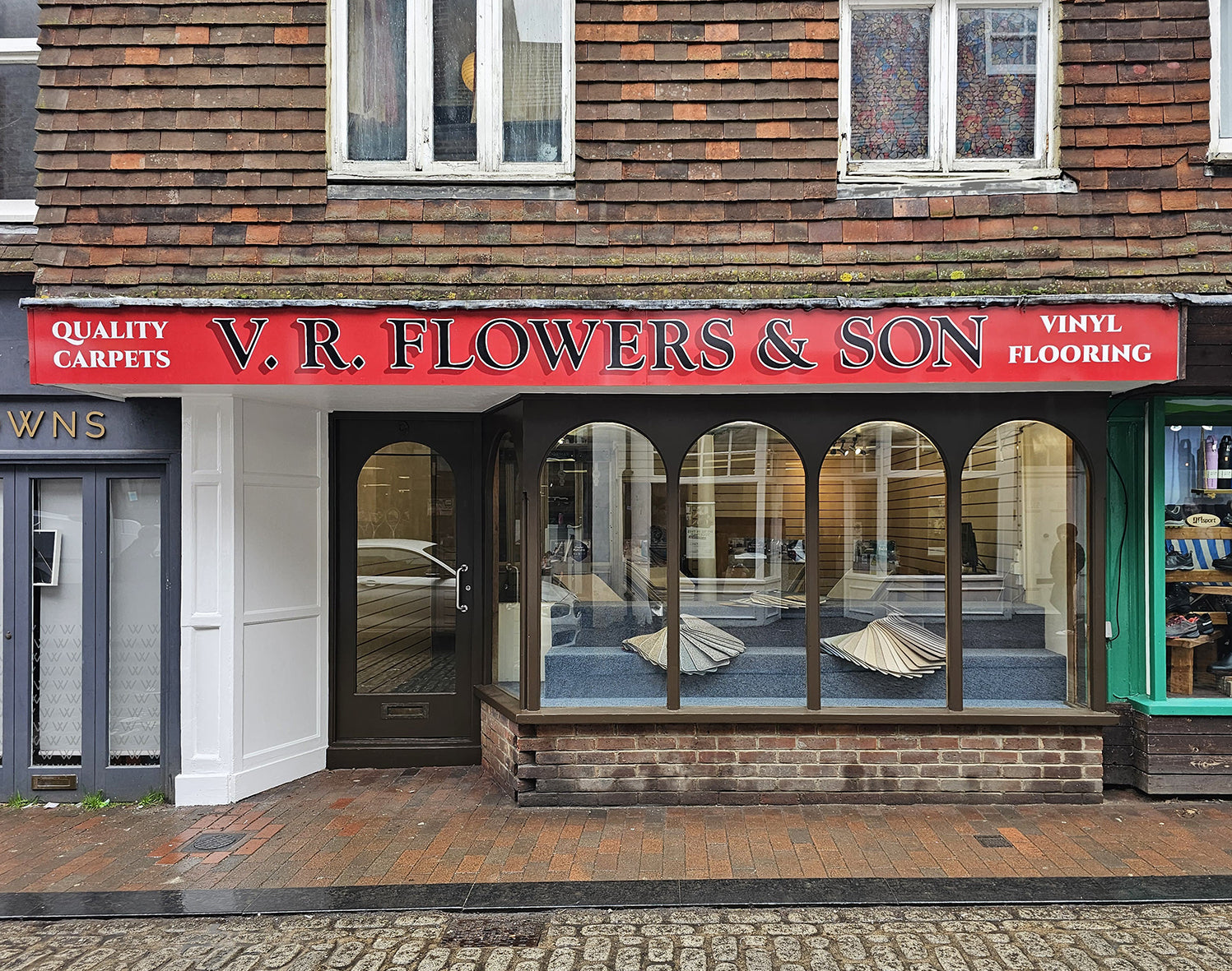 VR Flowers & Son Lewes Shop front