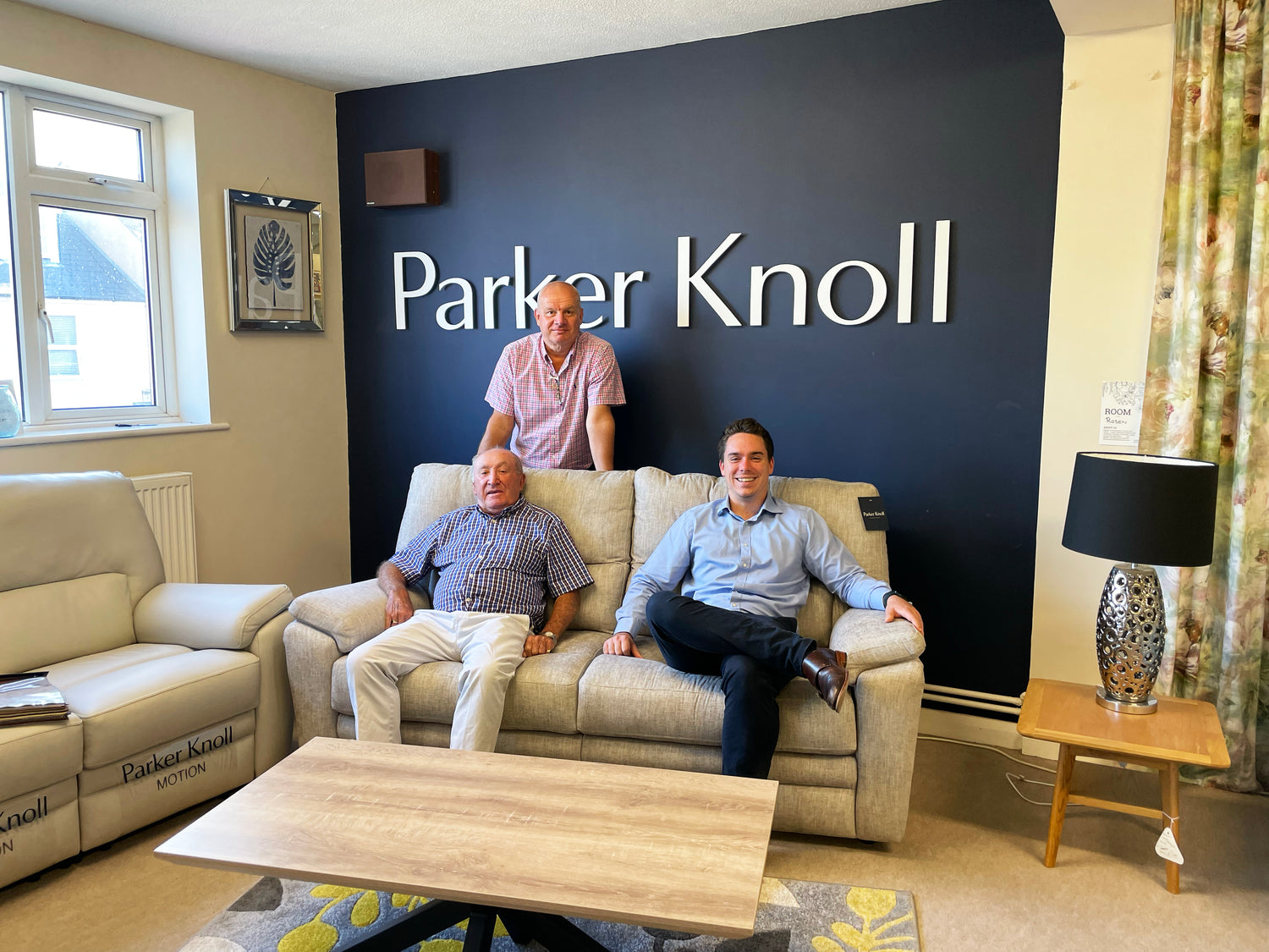 VR Flowers & Son Family with Parker Knoll