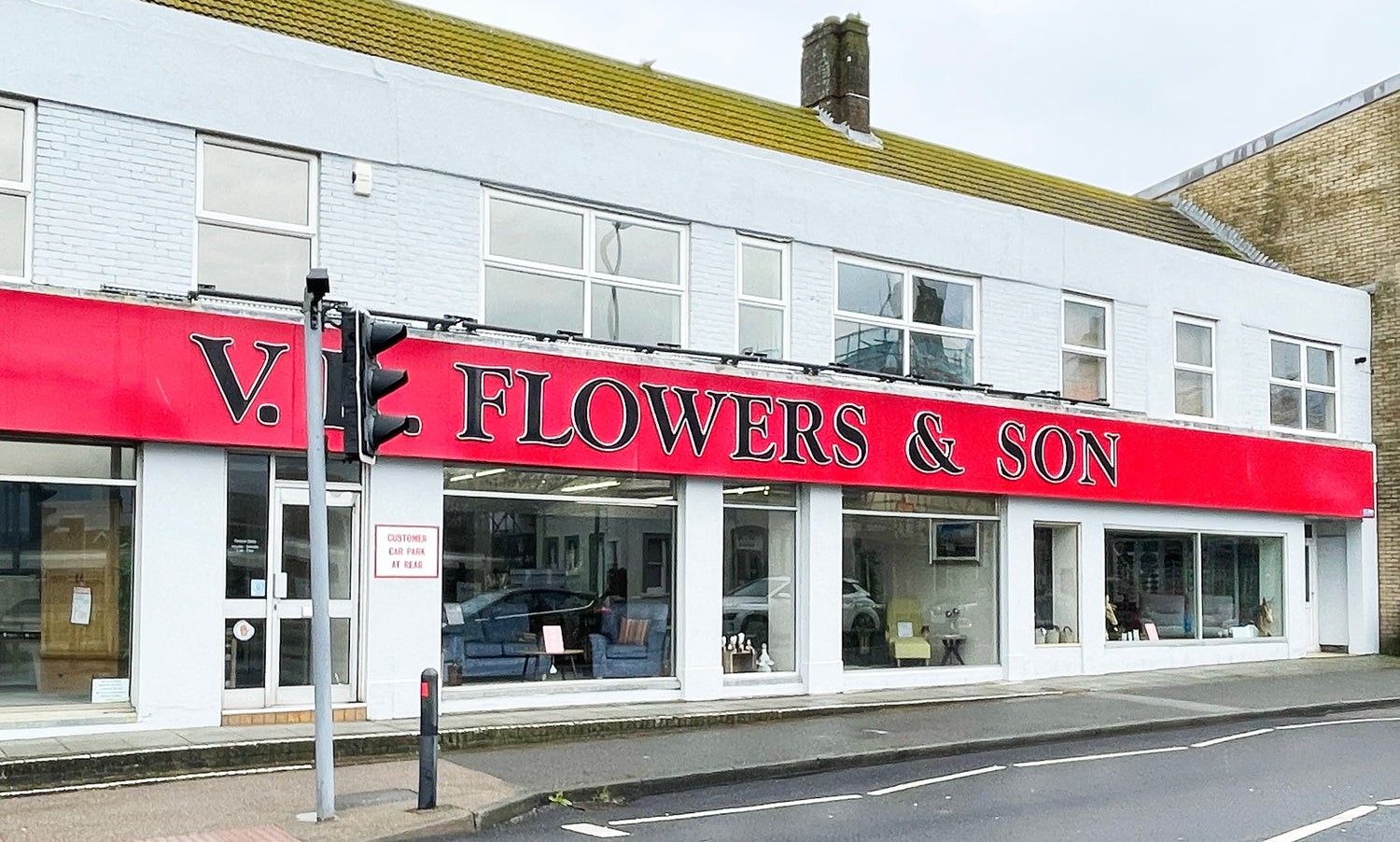 VR Flowers & Son Seaford Store Front